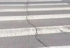 Preventive sealing of expansion joints